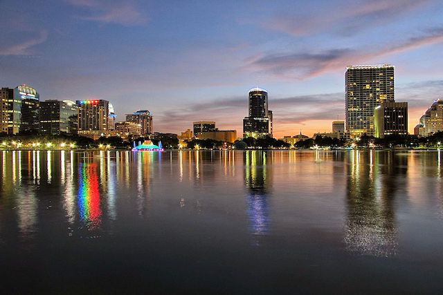 Lake_Eola_Park_in_Orlando_01